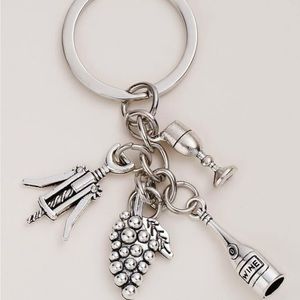 🛍️2/$18 Silver Keychain with Wine, Grapes, and Wine Glass, New